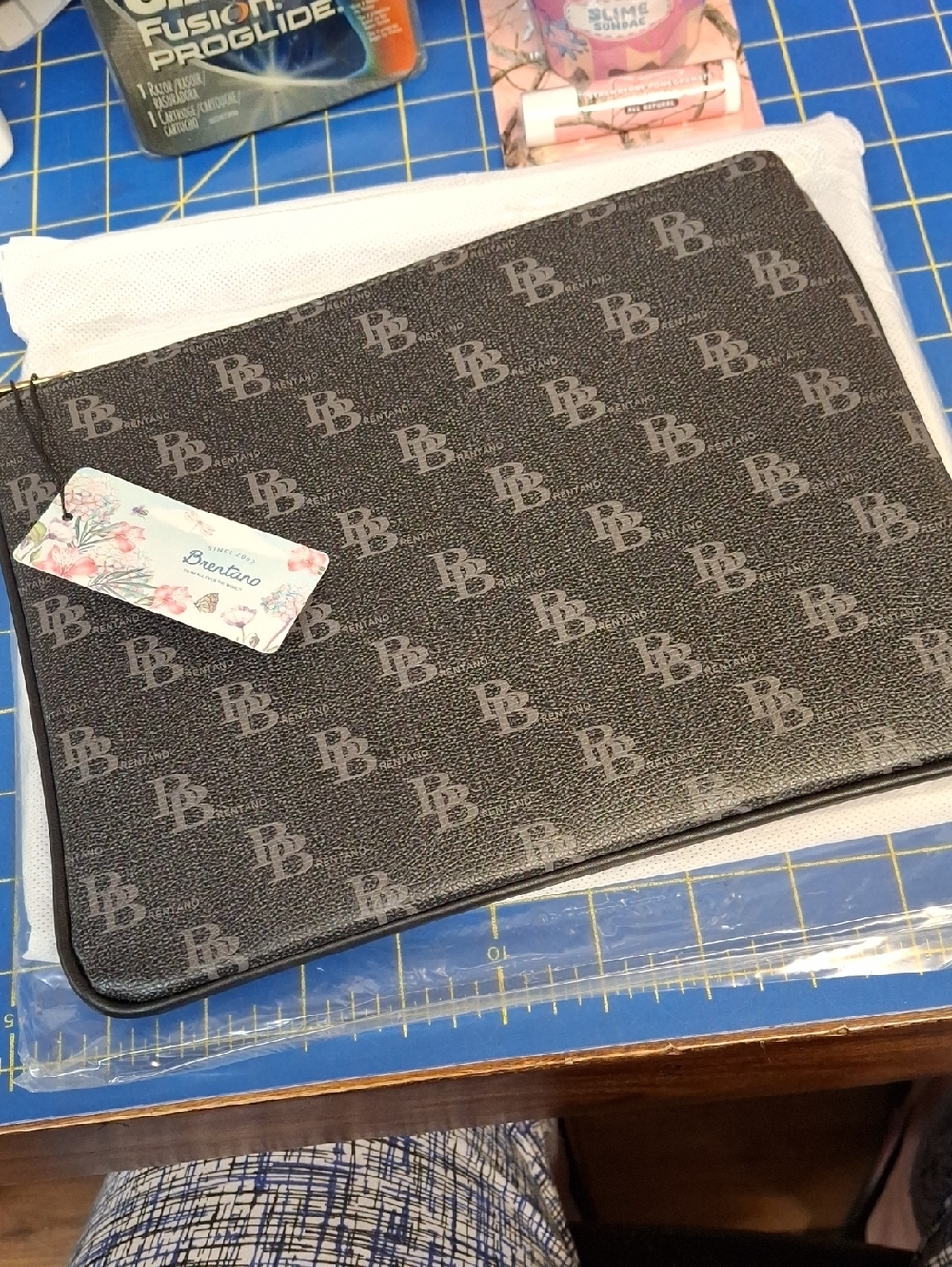 Brentano Clutch 10x7.5 Pouch Bag NWT